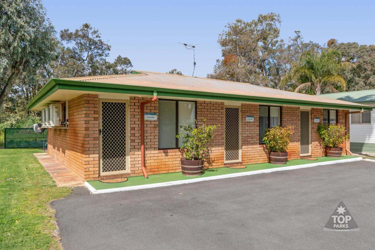 Two-Bedroom Brick Chalet with Public Bathroom