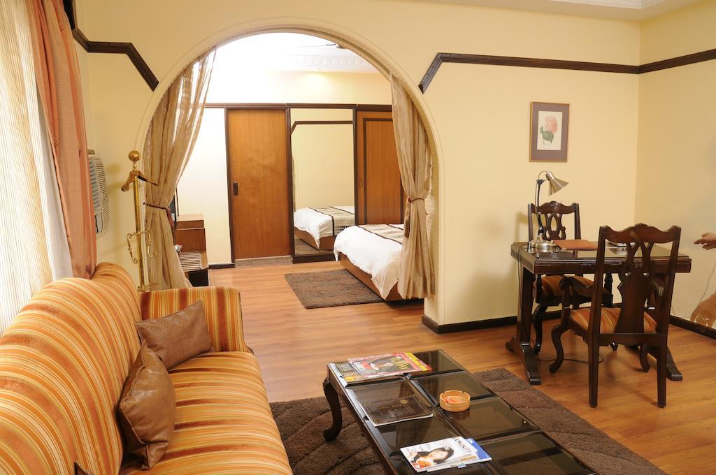 Deluxe Suite