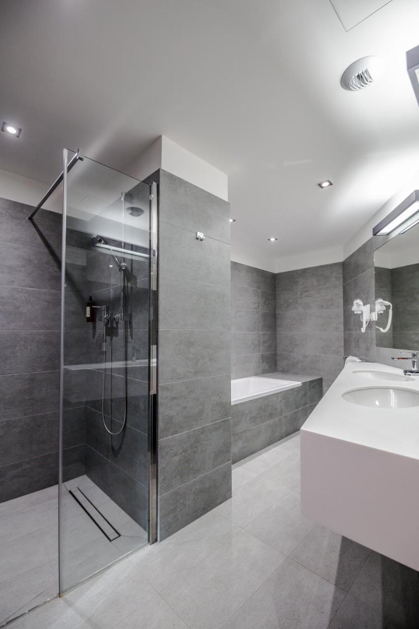 Deluxe Family Suite