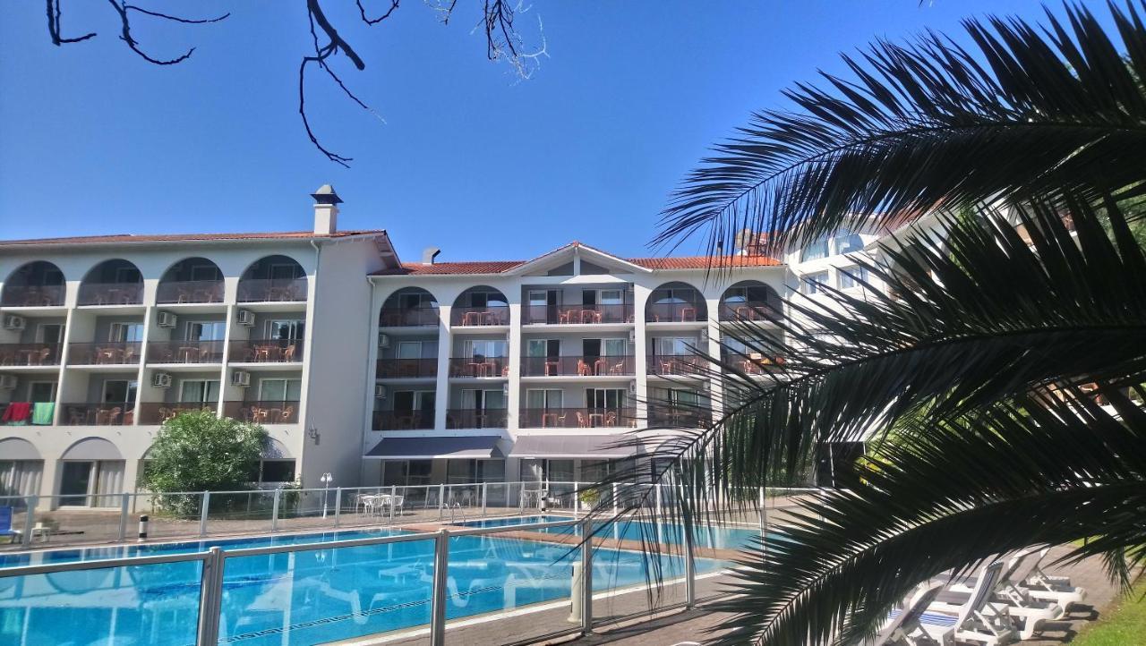 Chambre Double - Vue sur Piscine