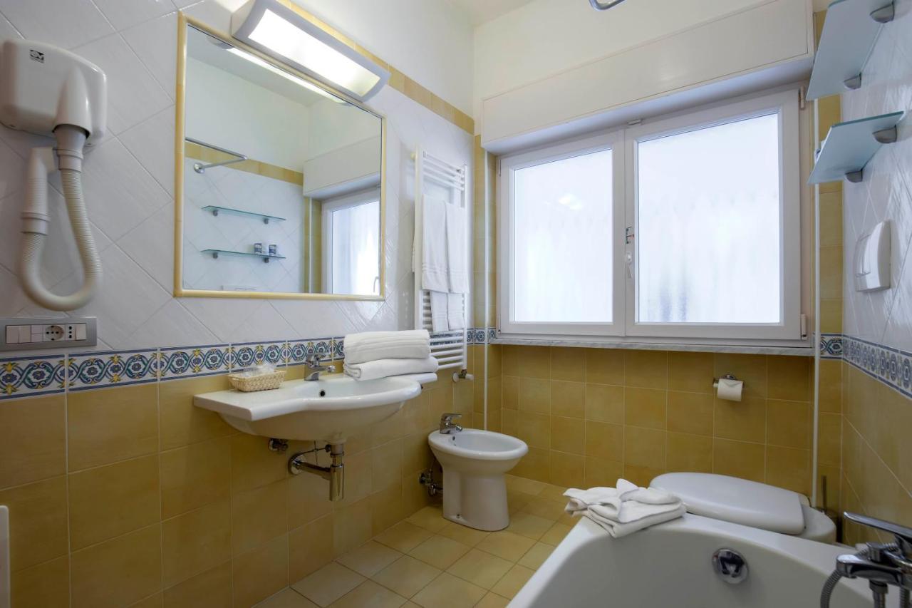 One-Bedroom Apartment (5 Adults)