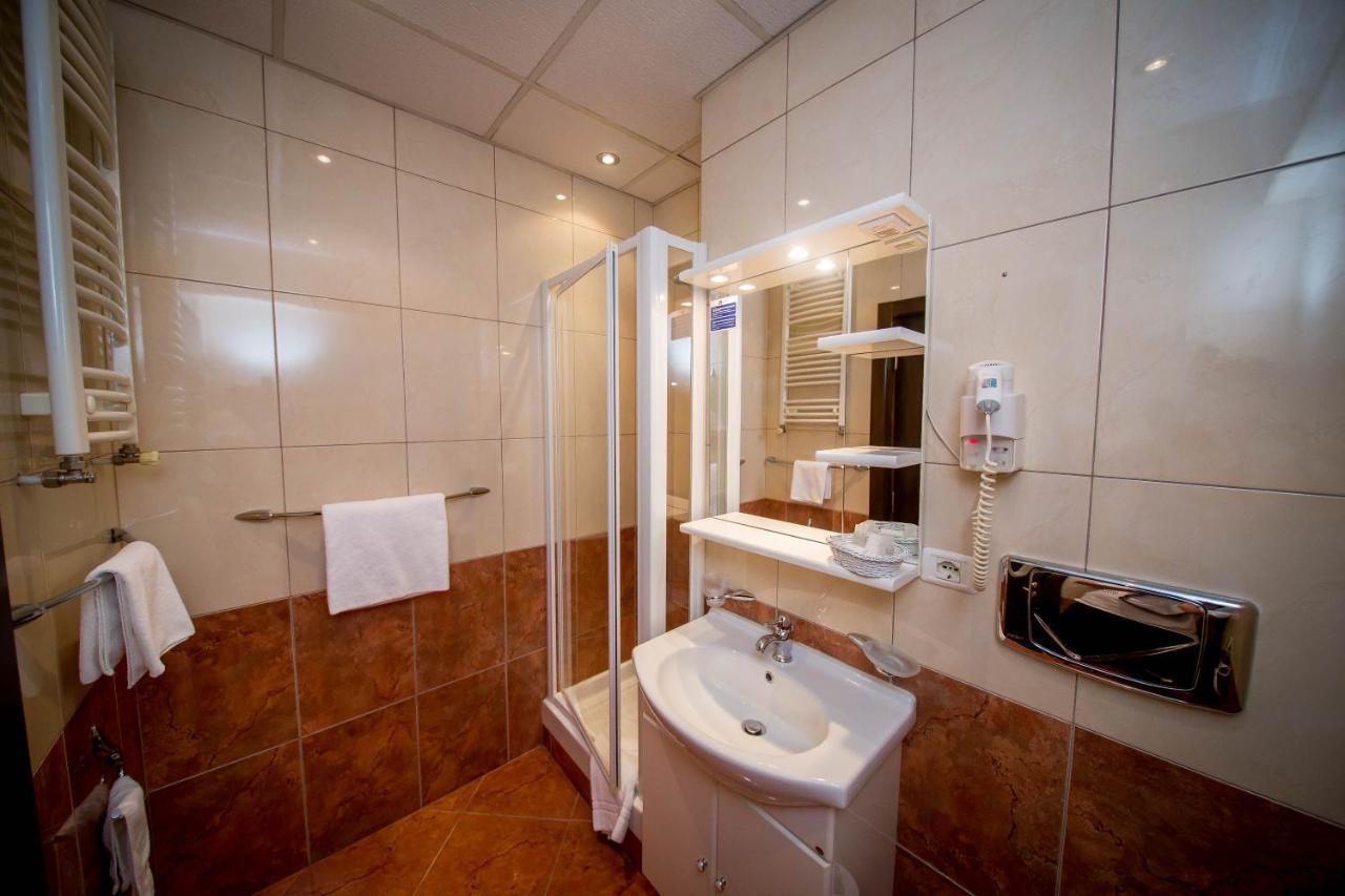 Standard Single Room,736185691:JPEG
