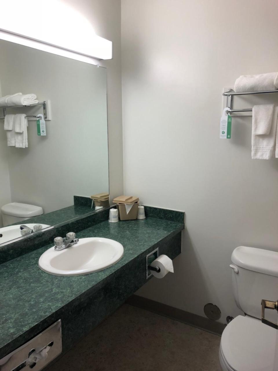 King Room - Non-Smoking