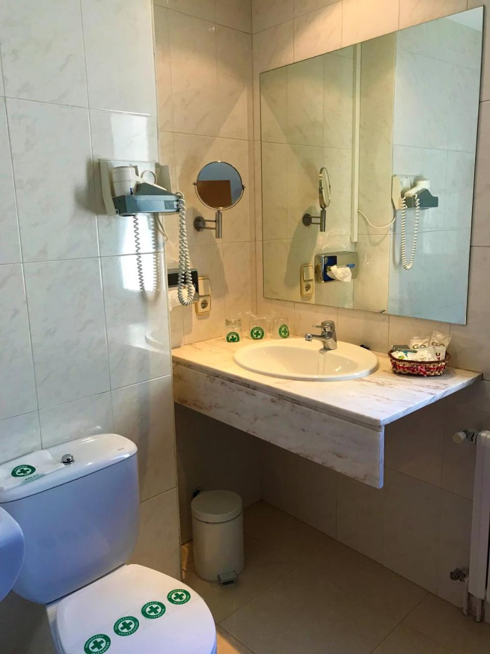 Quadruple Room with Bath,736368565:JPEG