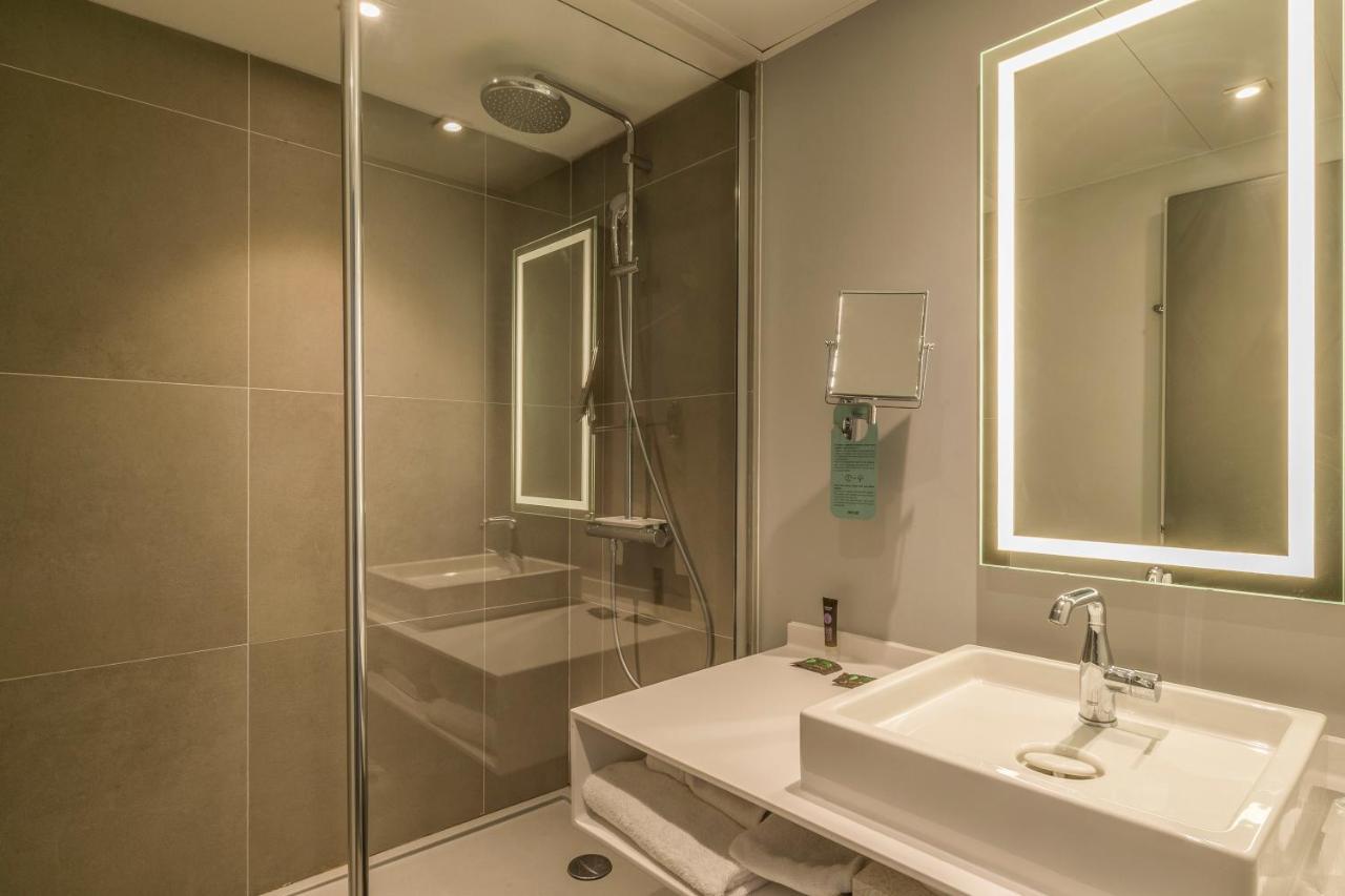 Executive Double Room with Sofa Bed and Lake View