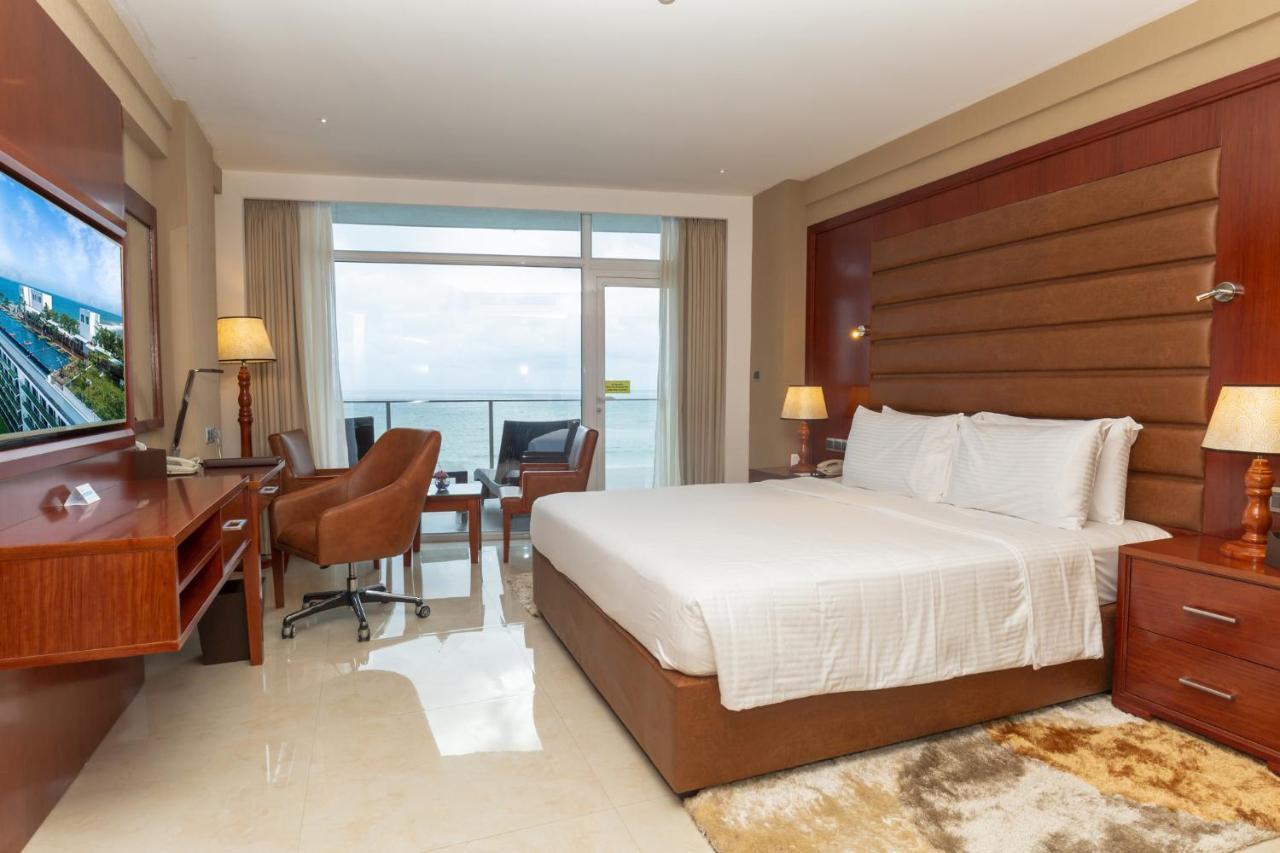 Signature Plus Sea View King Room Complimentary City Tour & Access to Beach Lounge