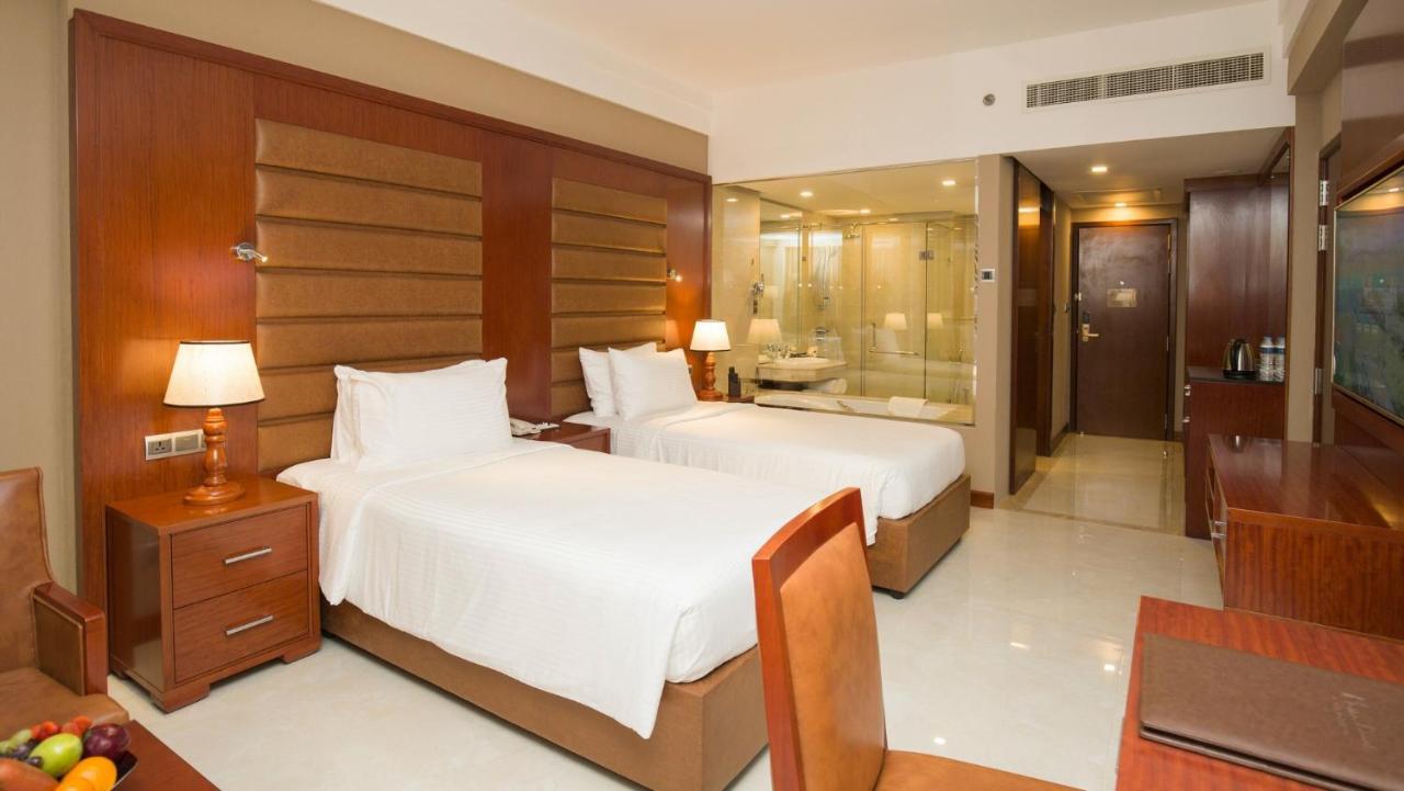 Signature Plus Sea View Twin Room Complimentary City Tour & Access to Beach Lounge