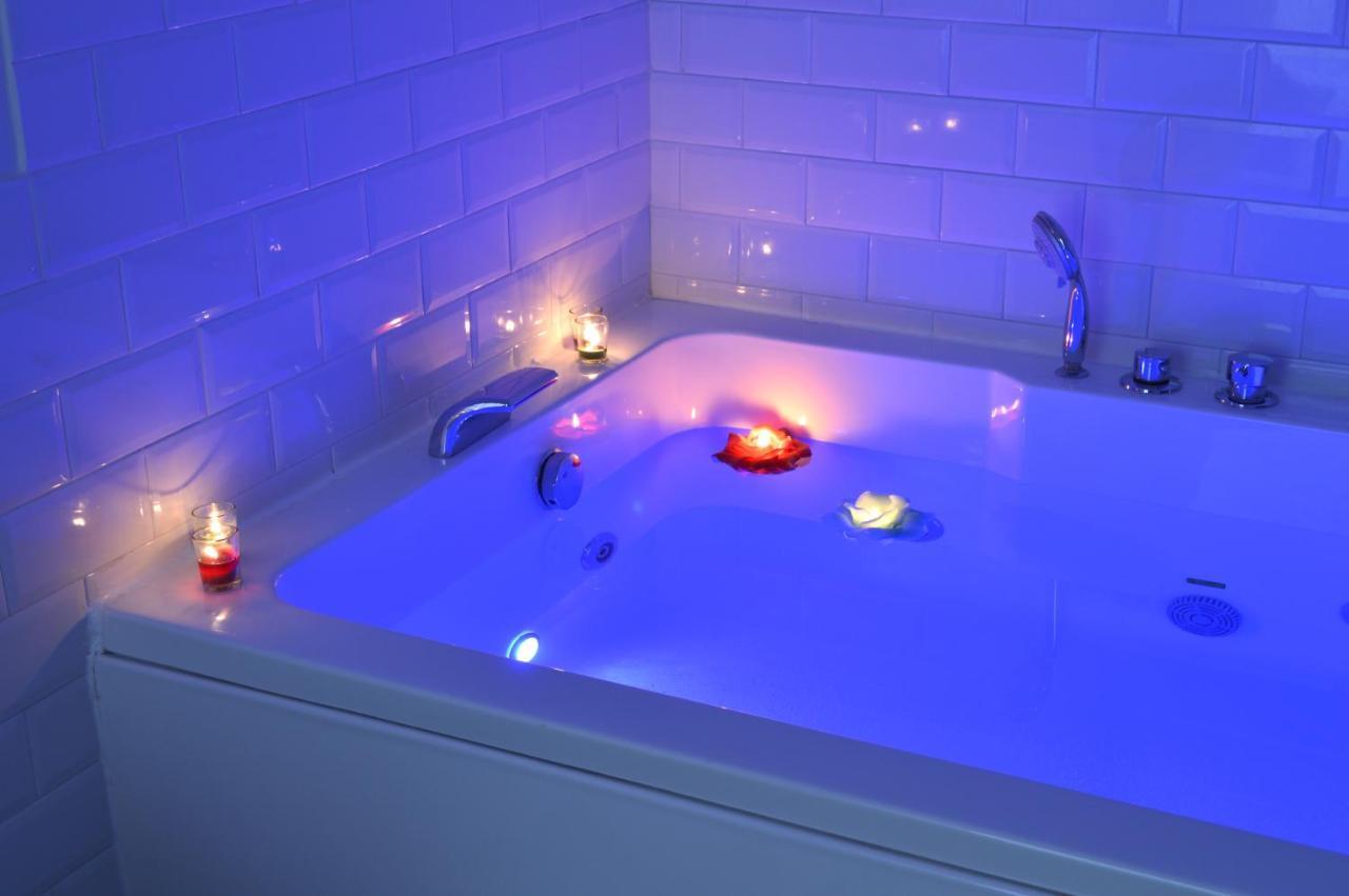 Suite with Spa Bath