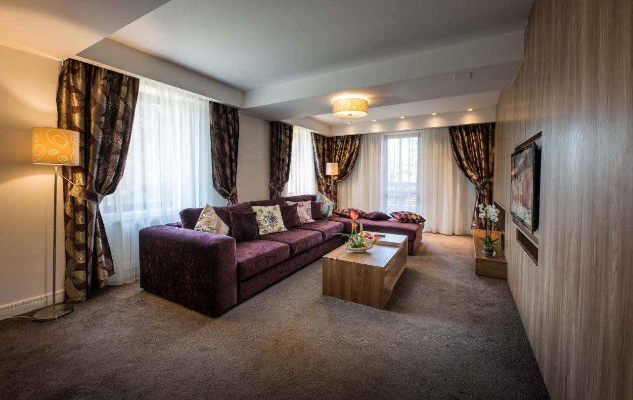 Deluxe Apartment with Fireplace and Balcony - Eden Principal
