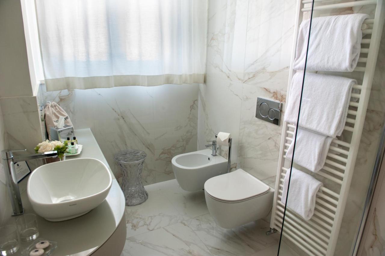 Double Room with Sea View (Single use)