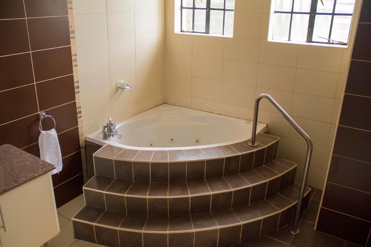 Deluxe King Room Balcony Jacuzzi,738245362:JPEG