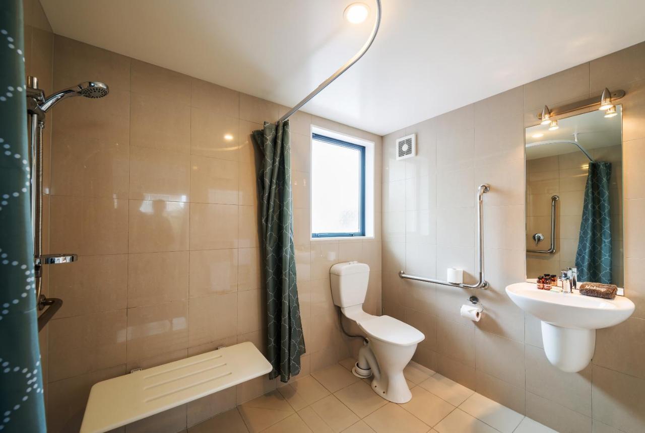 Queen Room - Disability Access