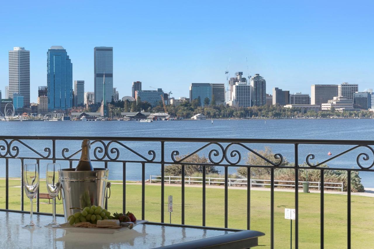One-Bedroom Panorama Suite River View