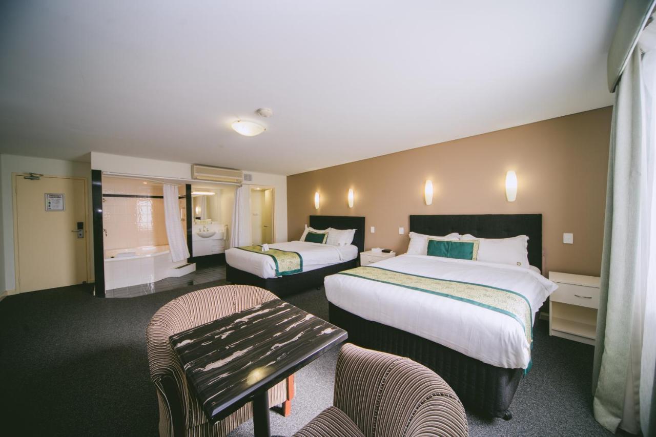 Regency Twin Room Spa Bath