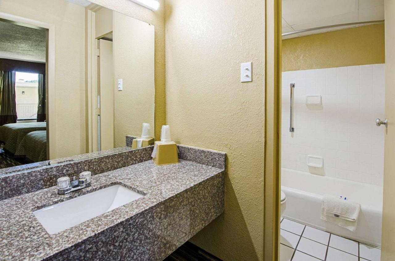Double Room with Two Double Beds - Non-Smoking