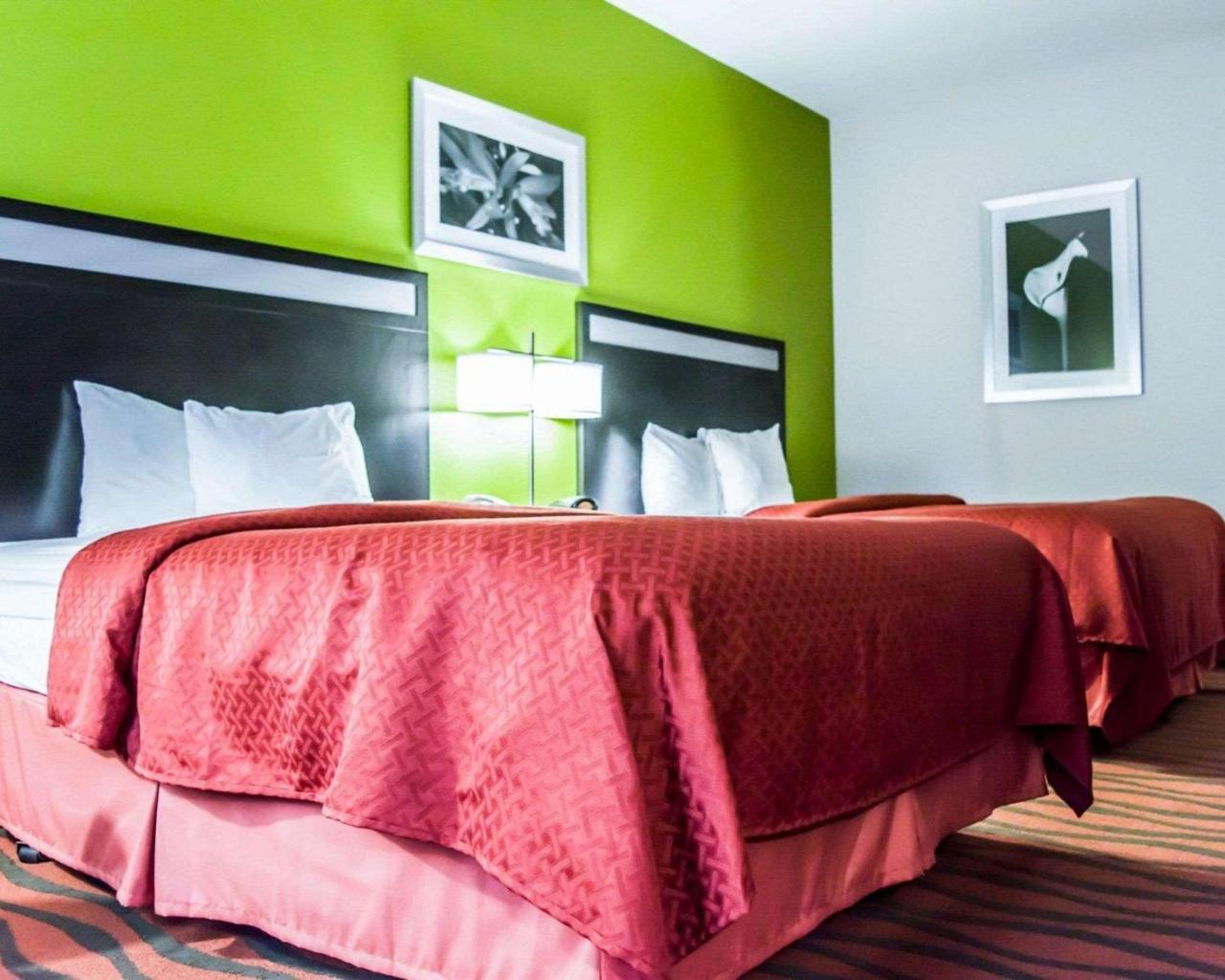 Queen Room Two Queen Beds Non-Smoking