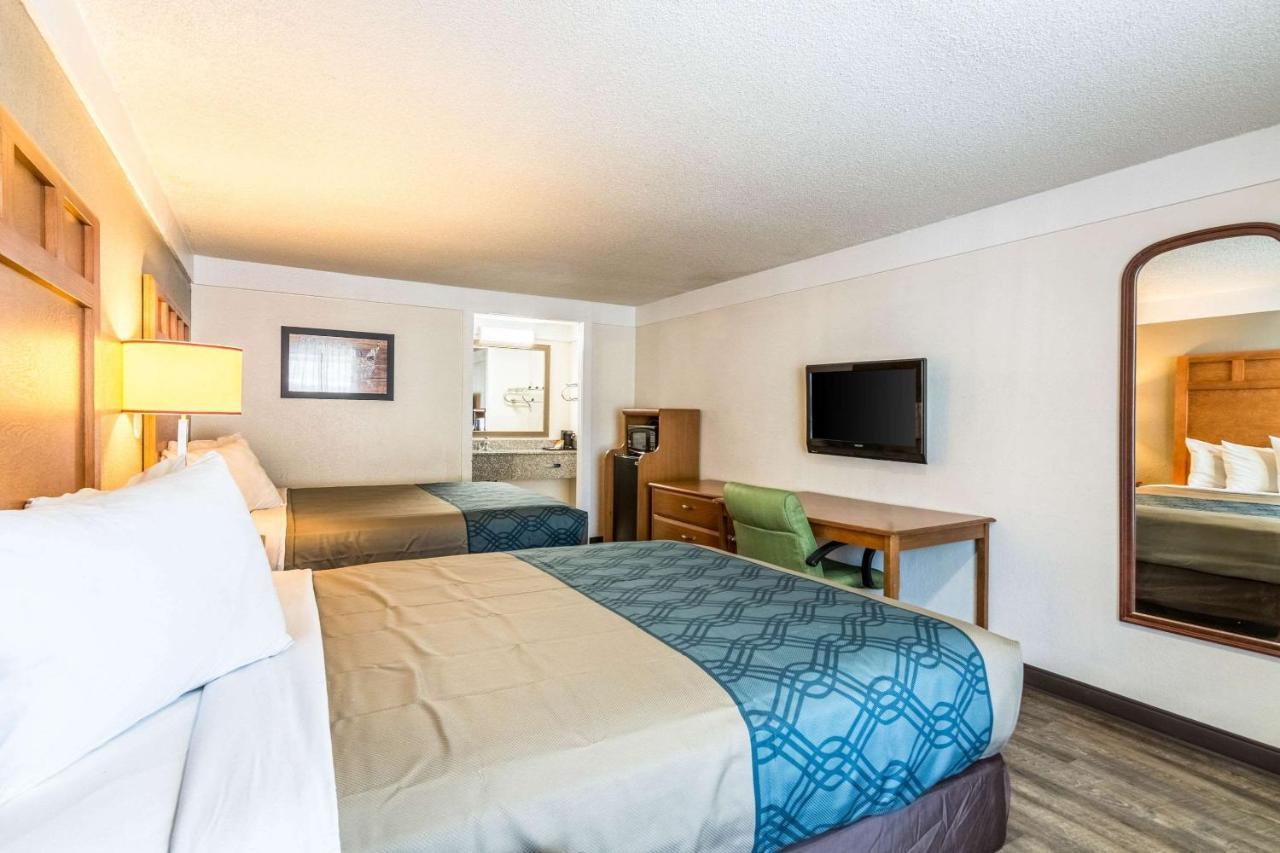 Double Room with Two Double Beds - Non-Smoking
