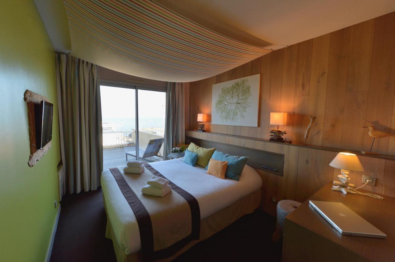 Double Room with Terrace and Harbor View