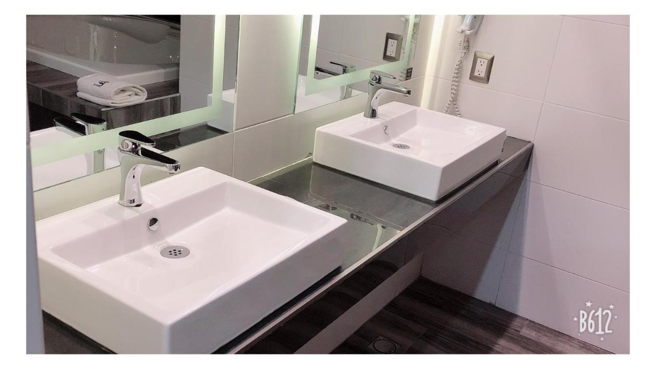 Deluxe Suite with Spa Bath