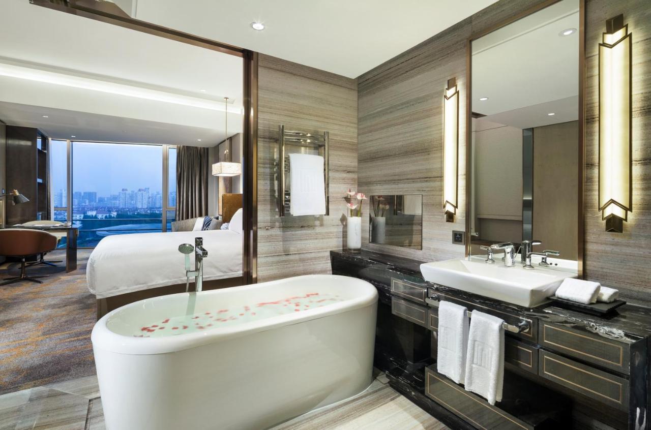 Executive Club King Room