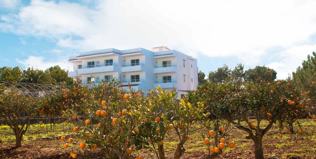 Apartamento con 1 dormitorio, balcón y vistas al mar