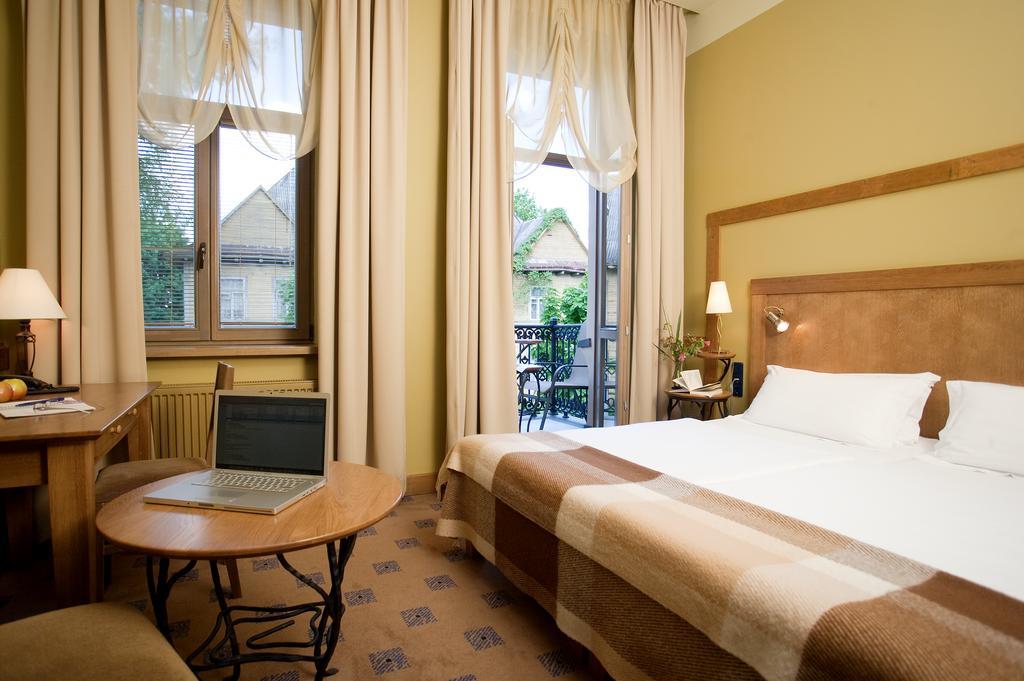 Double or Twin Room with Balcony and with Sauna and Jacuzzi access