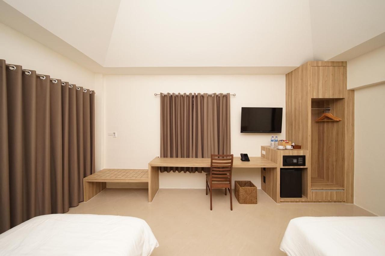 Deluxe Twin Room with Balcony