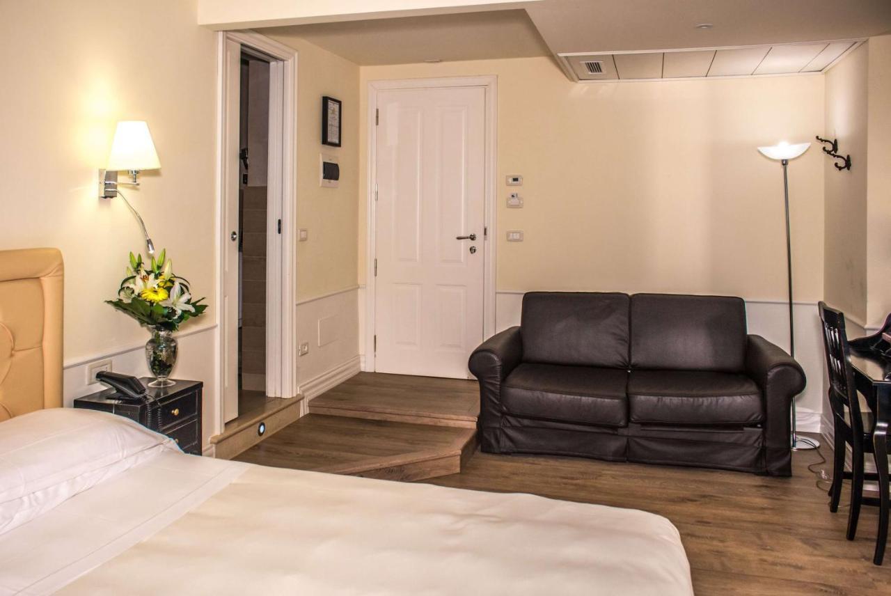 Comfort Zimmer mit Kingsize-Bett