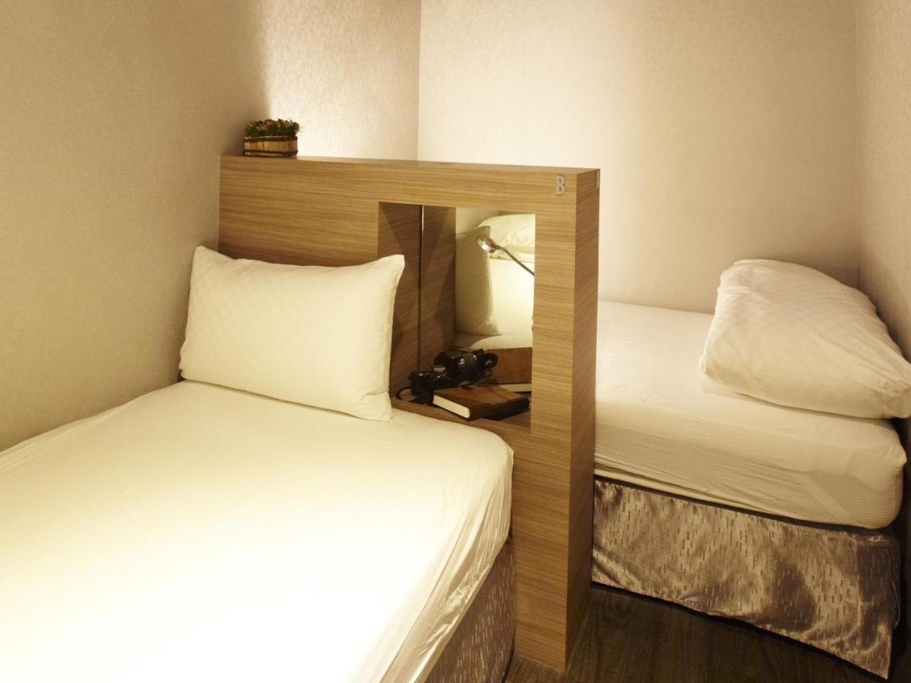 Bed 2-Bed Female Dormitory Room No Window