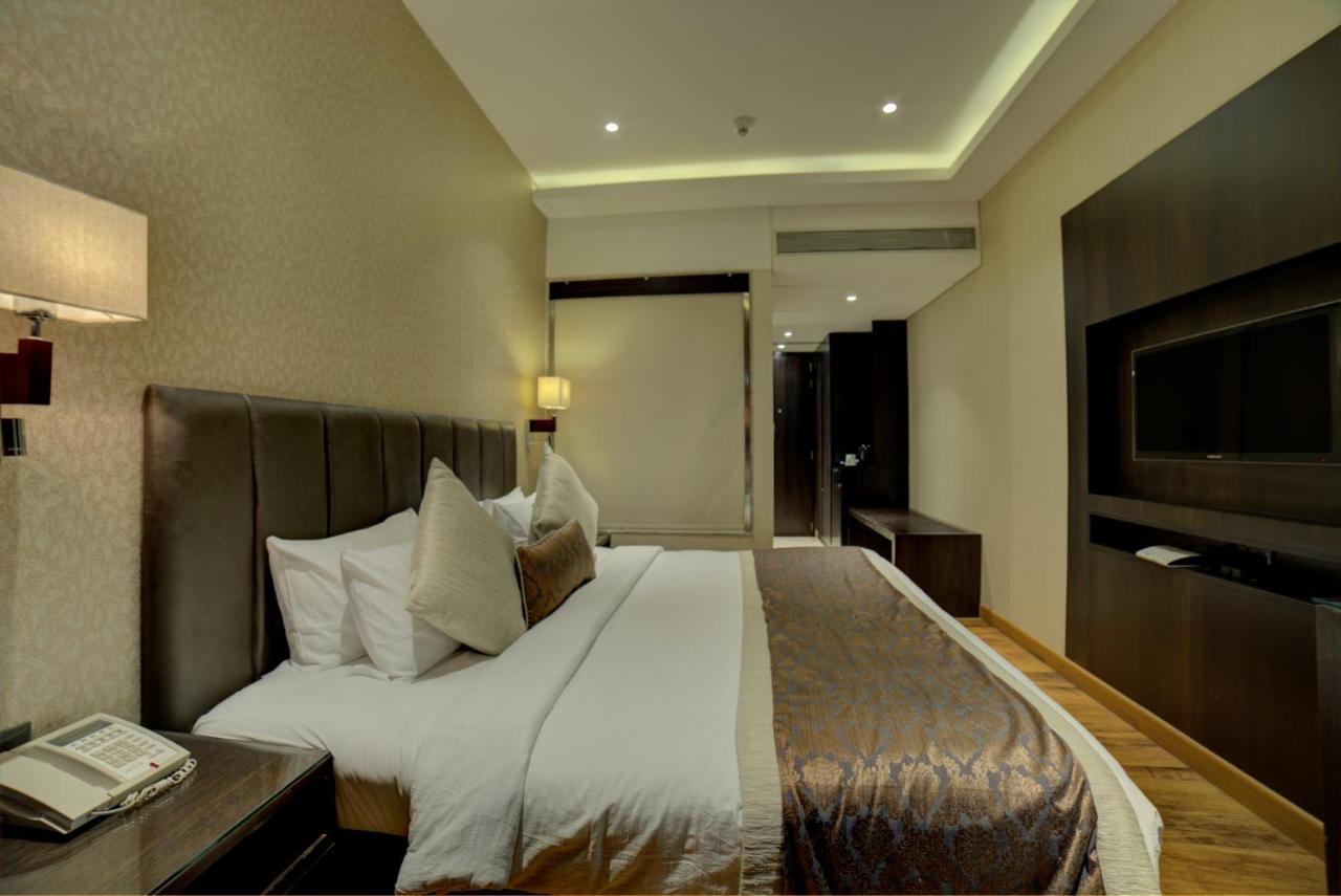 Executive Queen Room with 40% off on Spa and 10% off on F&B