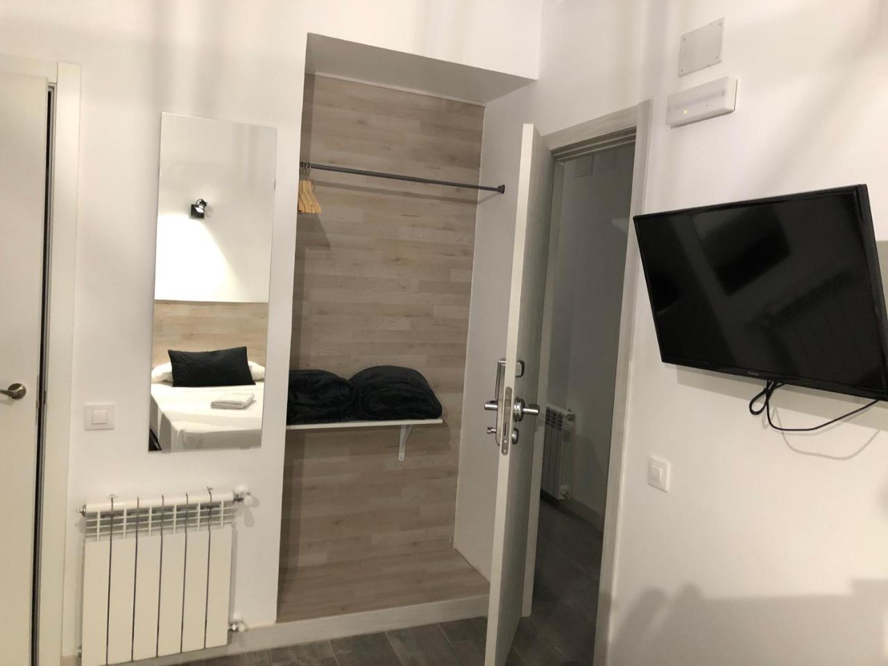 Twin Room Private Bathroom,746673311:JPEG