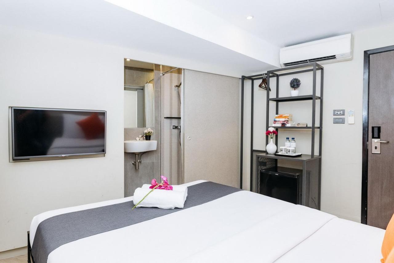 Standard Queen Room -  No Window