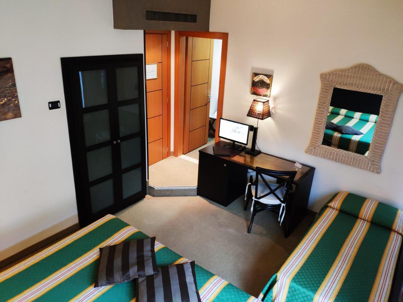 Chambre Triple avec Salle de Bains Privative