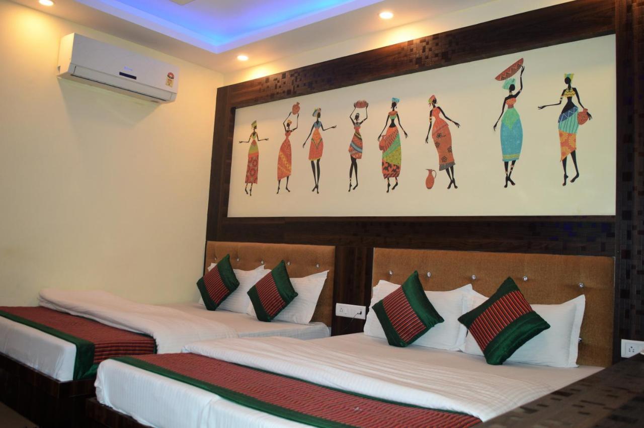 Deluxe Family Room
