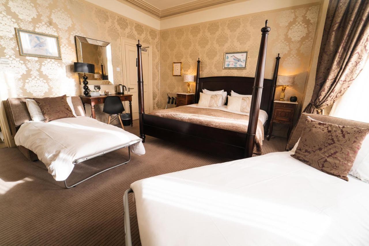 Grande Chambre Lit King-Size ou Familiale avec Lit à Baldaquin