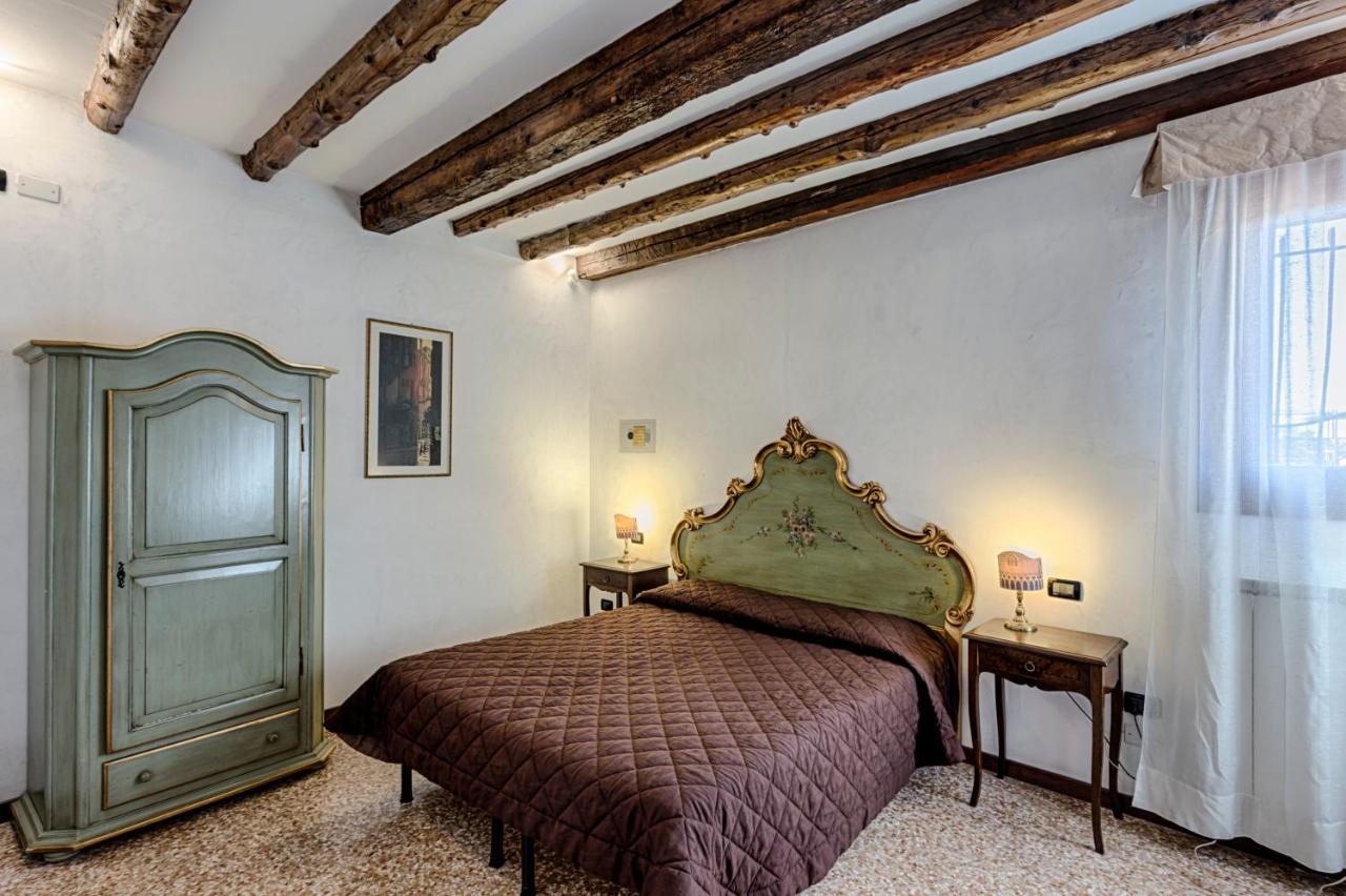 Doppelzimmer mit eigenem externen Bad