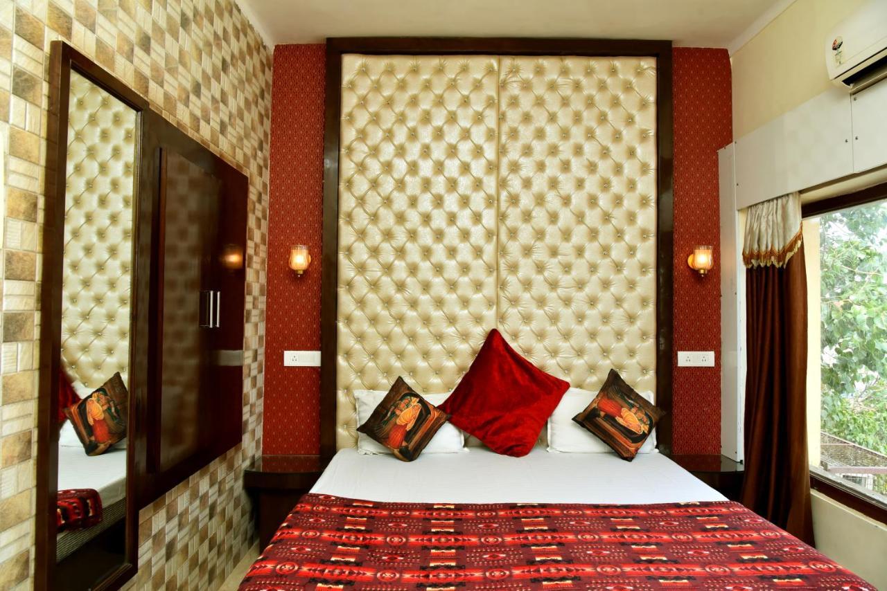 Standard Queen Room