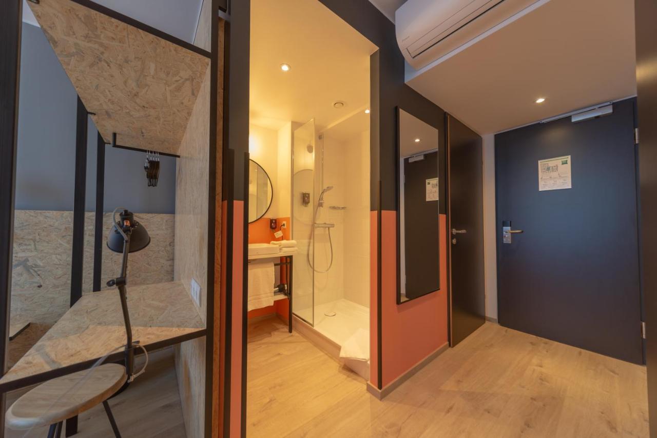 Standard Double Room,749722910:JPEG