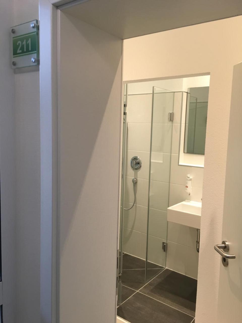 Small Single Room,749914319:JPEG