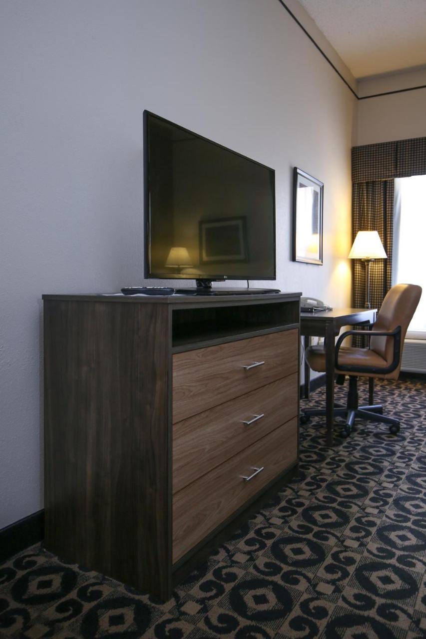 Queen Room with Two Queen Beds - Accessible/Non-Smoking