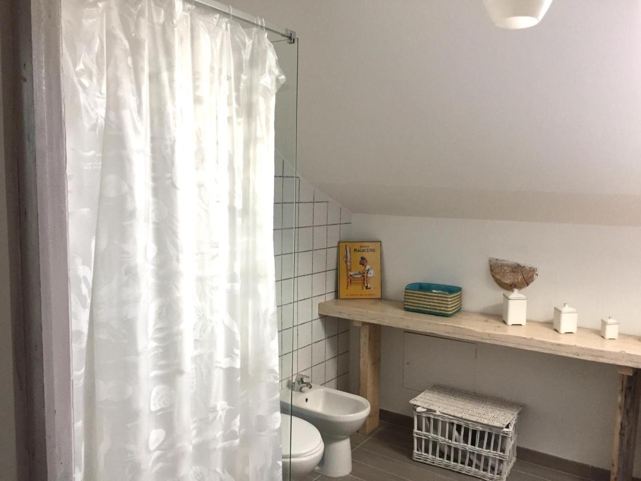 Family Room Bathroom,1331032241:JPEG