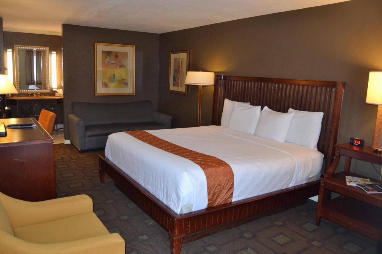 Deluxe King Room
