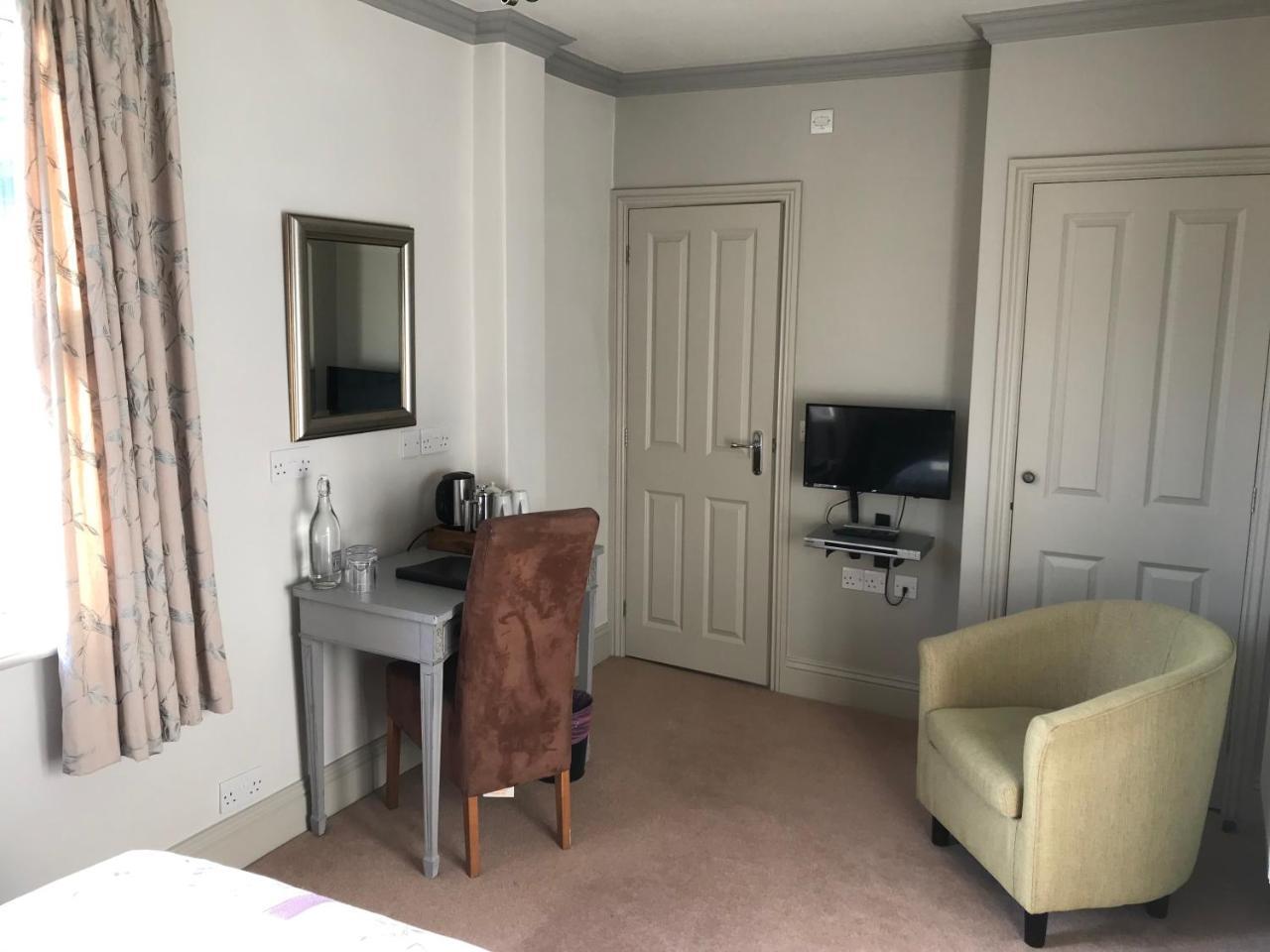 Deluxe Double Room with Shower