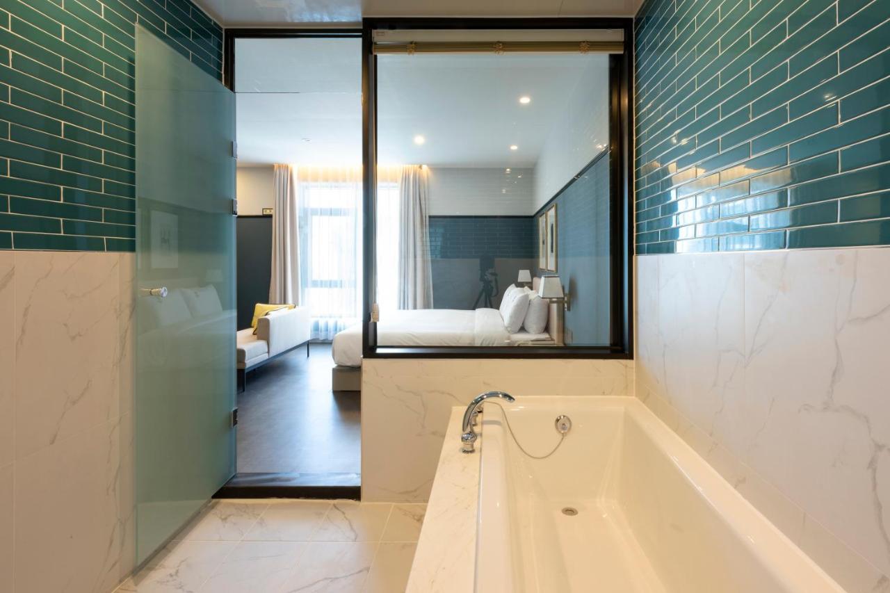 Staycation Offer - Deluxe Double Room with 24 Hours Stay