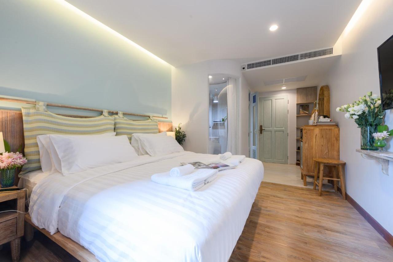 Deluxe Double or Twin Room with Pool Access
