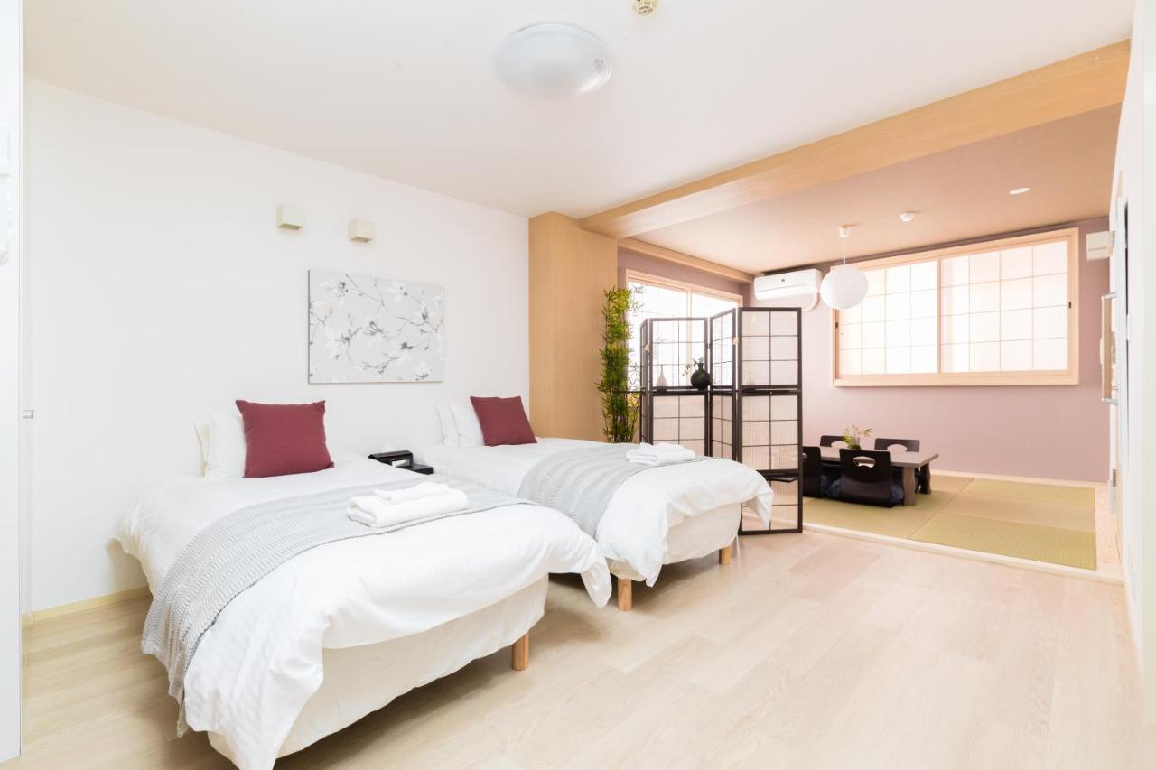 Quadruple Room with Private Bathroom