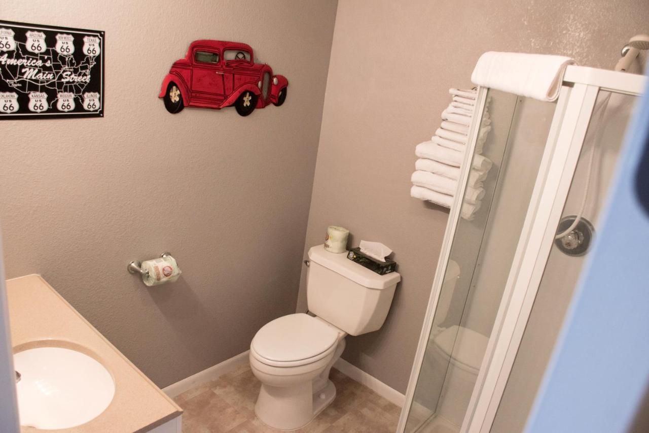 Deluxe Queen Suite