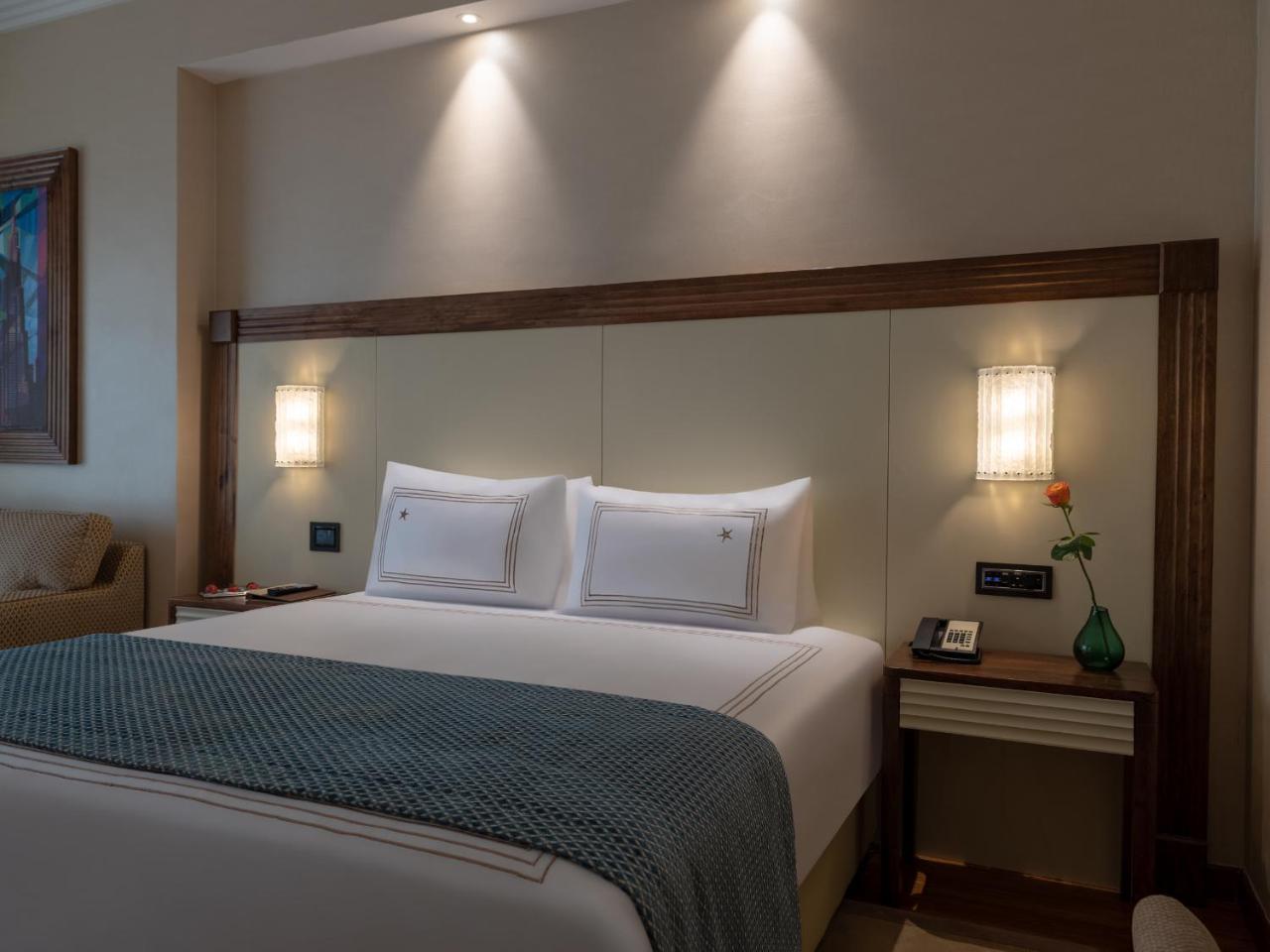 Deluxe King Suite Early check 11am & late check-out at 4pm on food & beverage valid until 15 September 2026 only