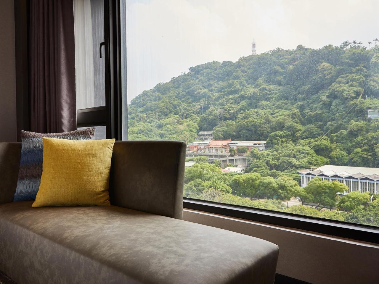Double Room with Street View (Check-in after 20:00)