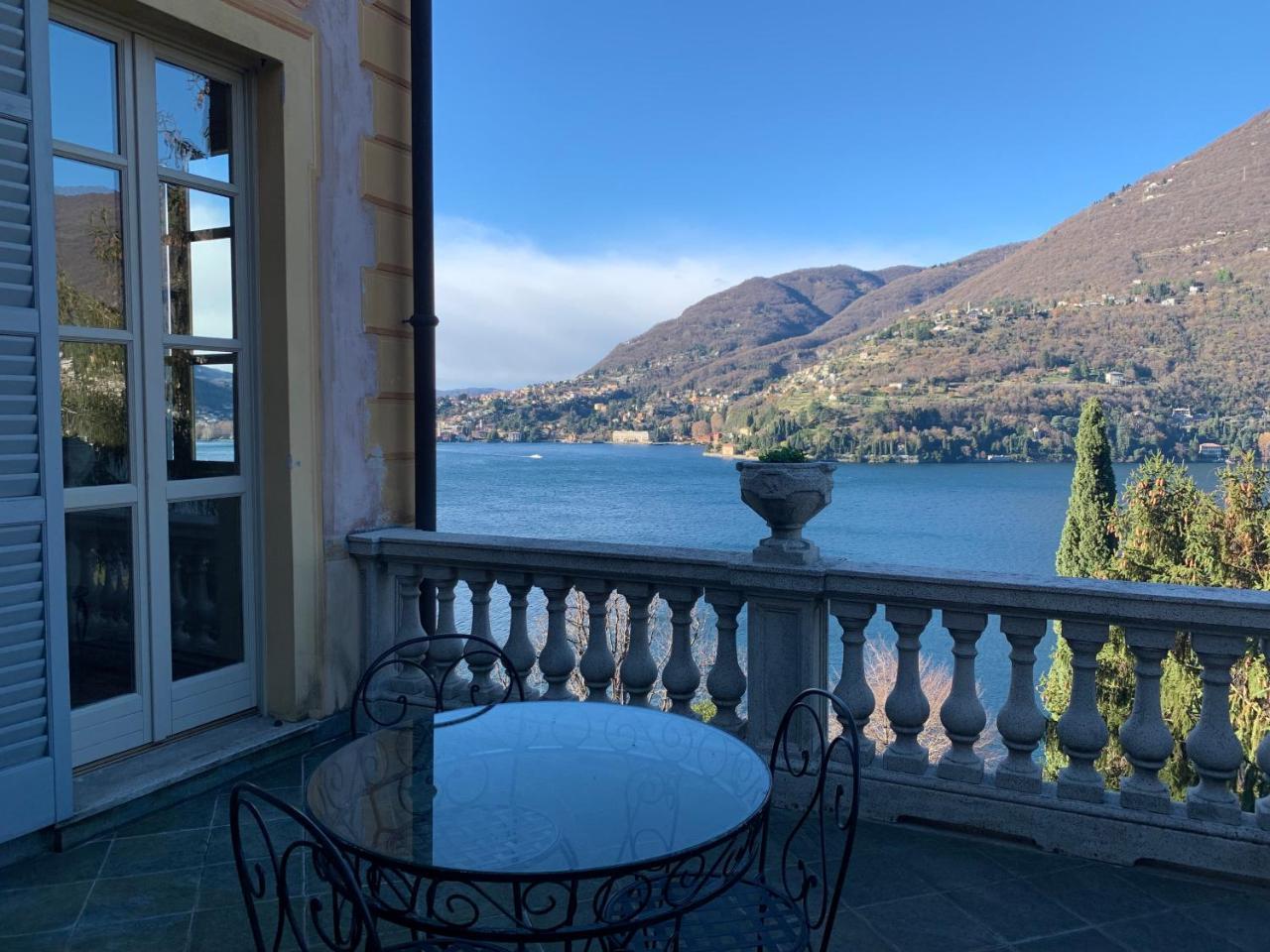 Double Room with Terrace and Lake View